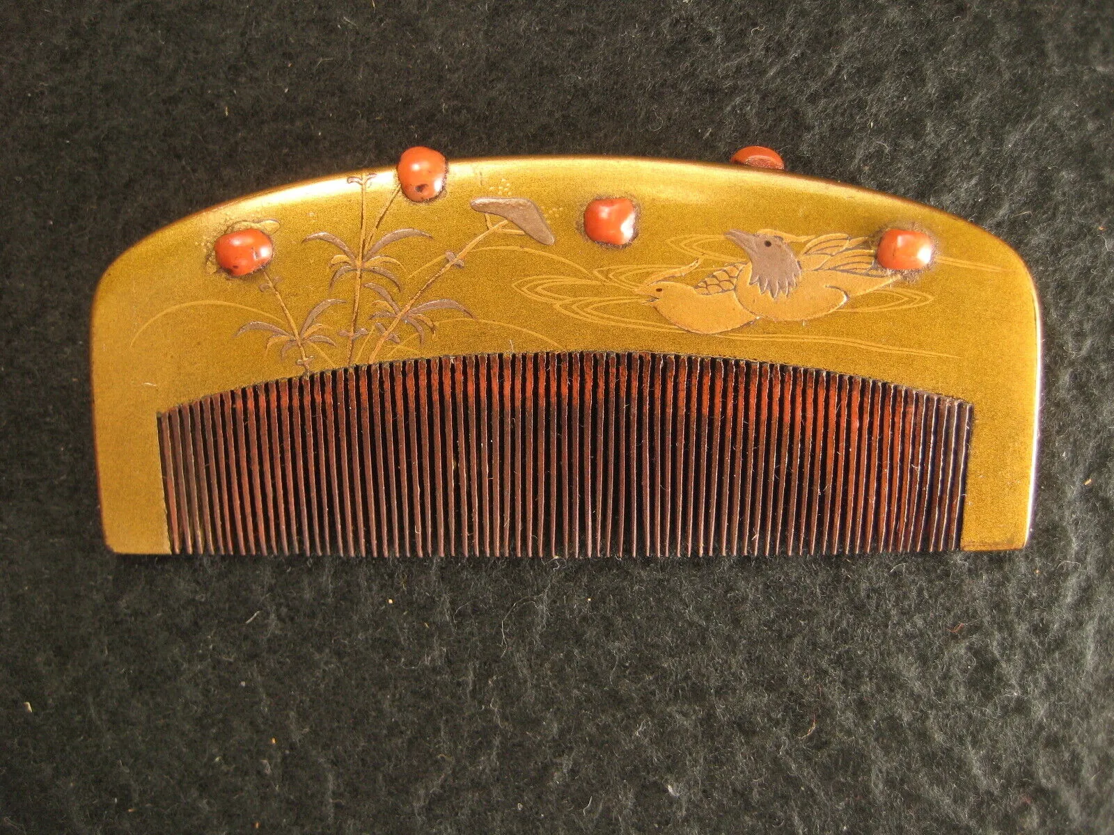 Antique Japanese Edo Era (C.1840) Nit Comb Makae Raised Gold Lacquer  & Coral