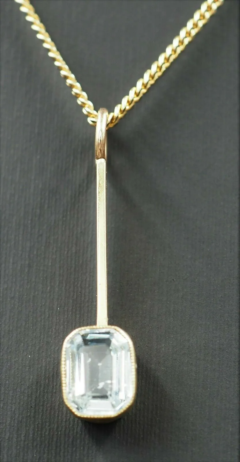 Aquamarine 15ct Yellow Gold Pendant