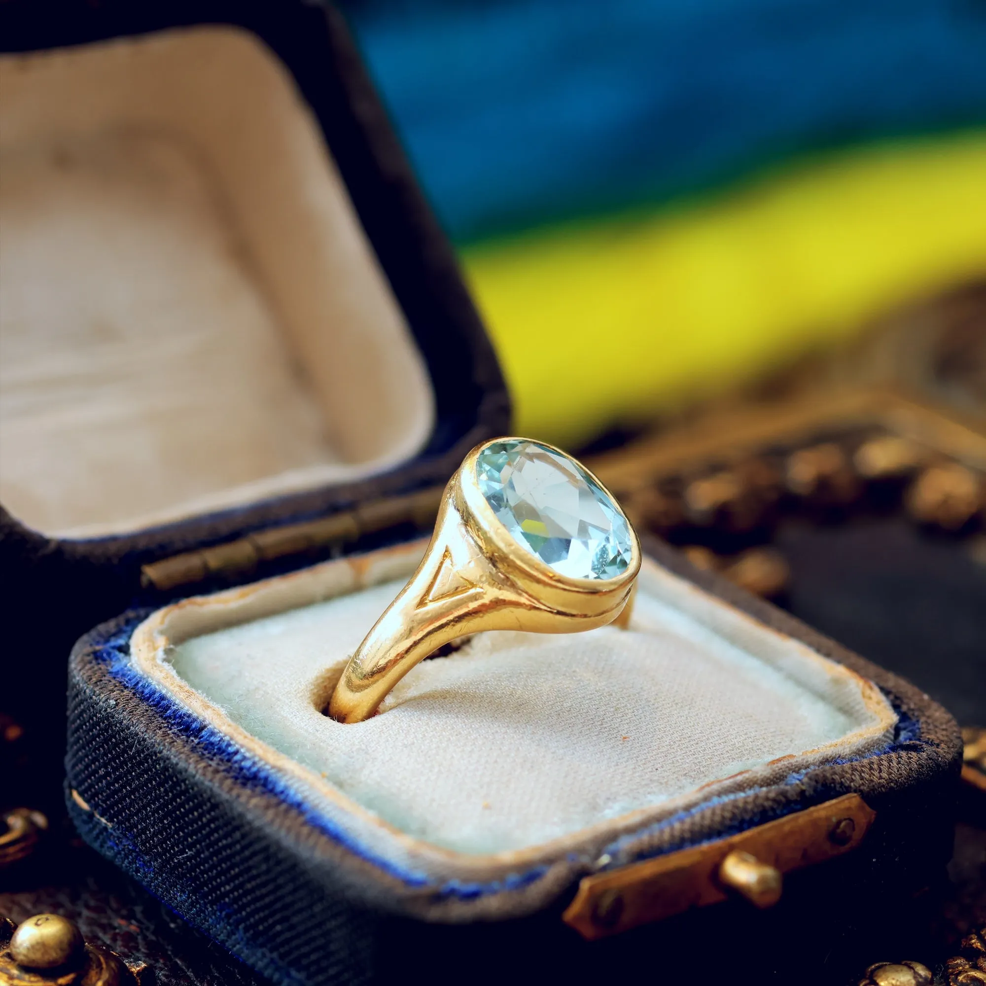 Beautiful Vintage Date 1923 Aquamarine Gold Ring