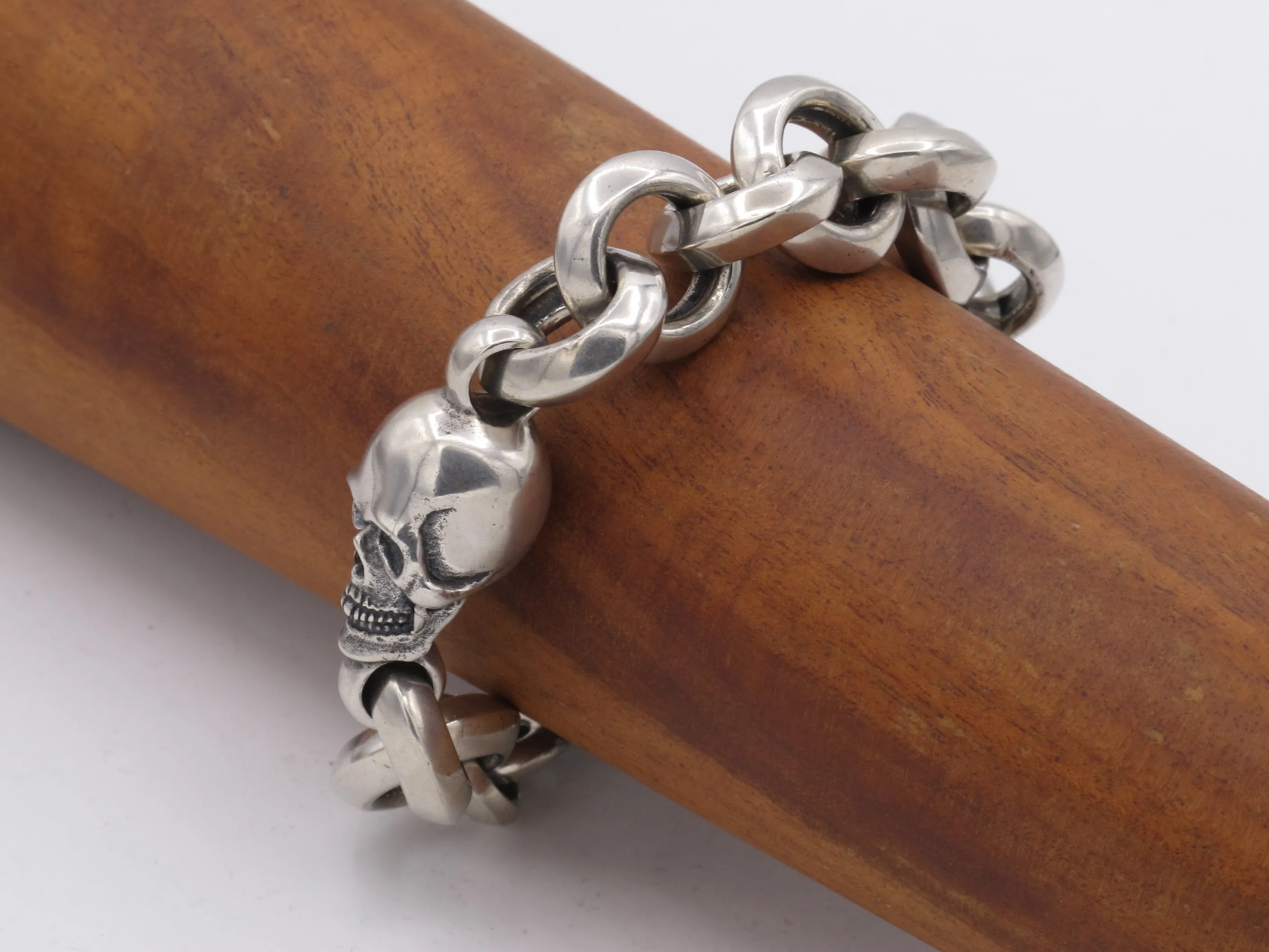 #DB-14 Large Single Skull Chunky Link Bracelet