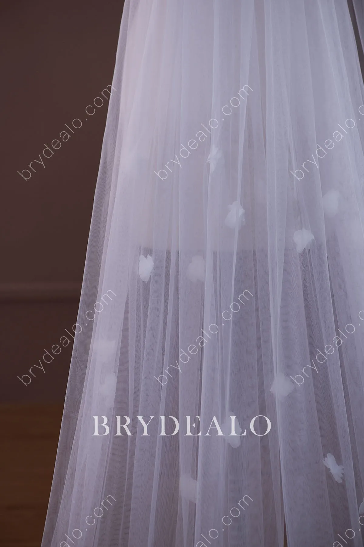 Dreamlike 3D Flowers Chapel Length Wedding Veil