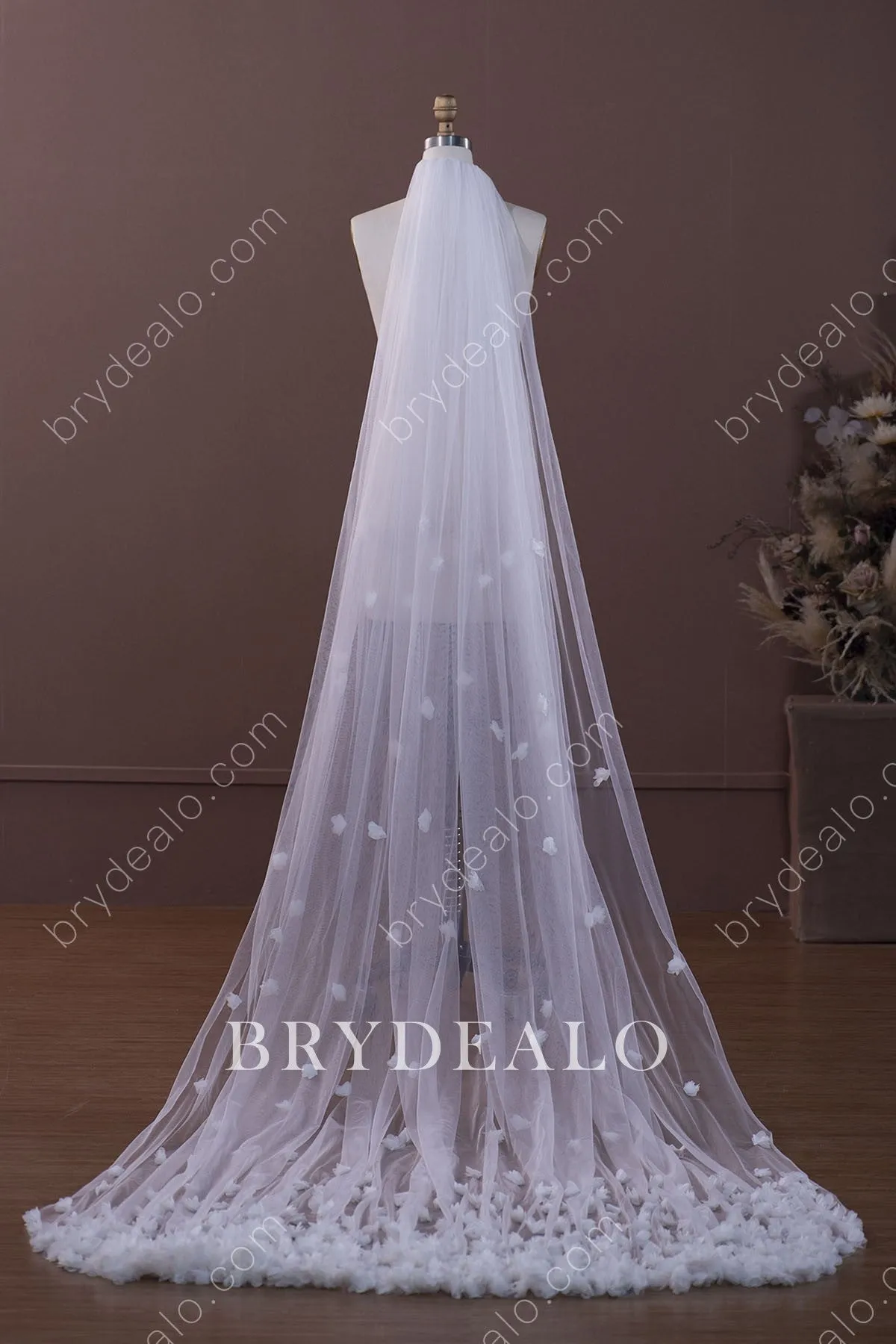 Dreamlike 3D Flowers Chapel Length Wedding Veil