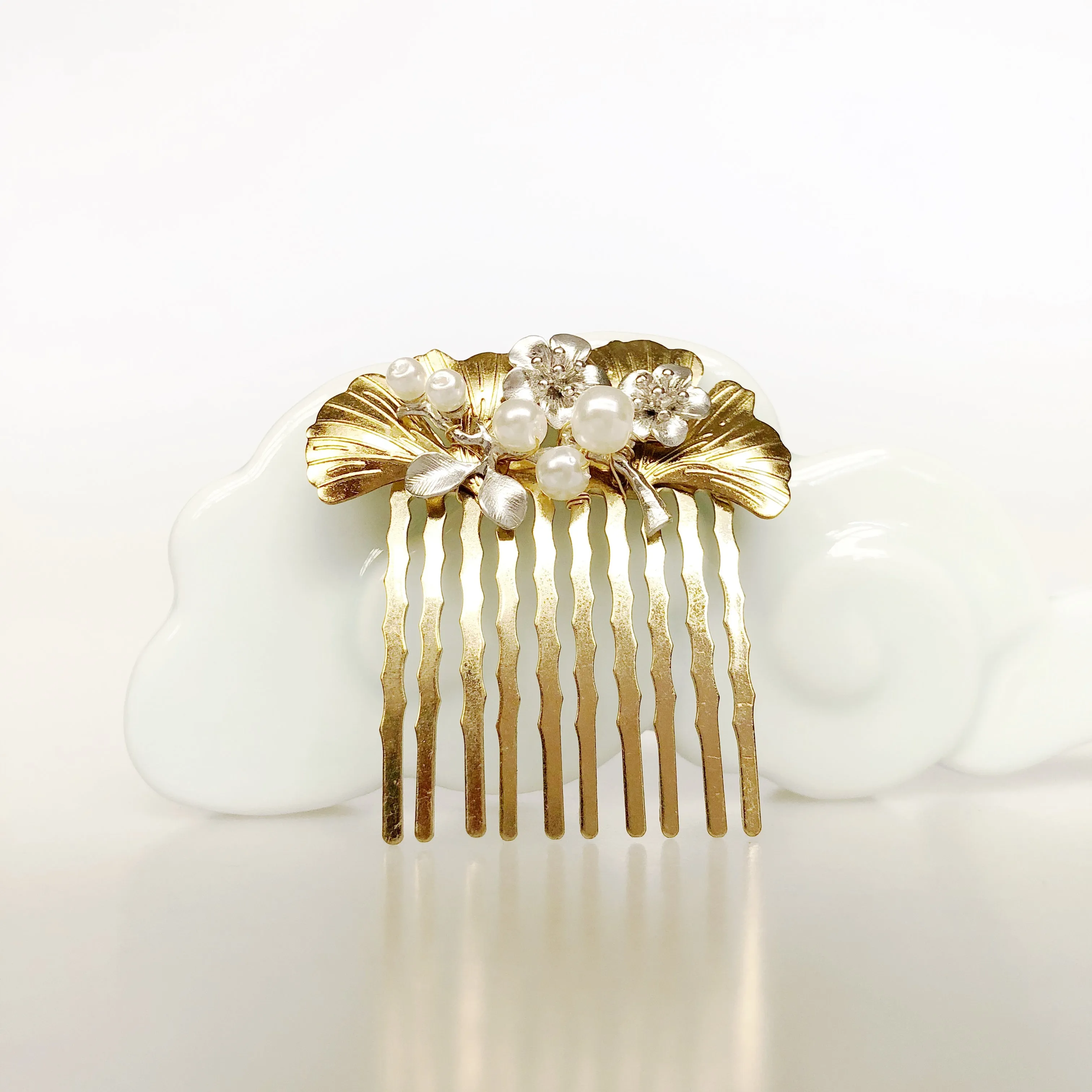 Dual-Tone Ginkgo Hair Comb