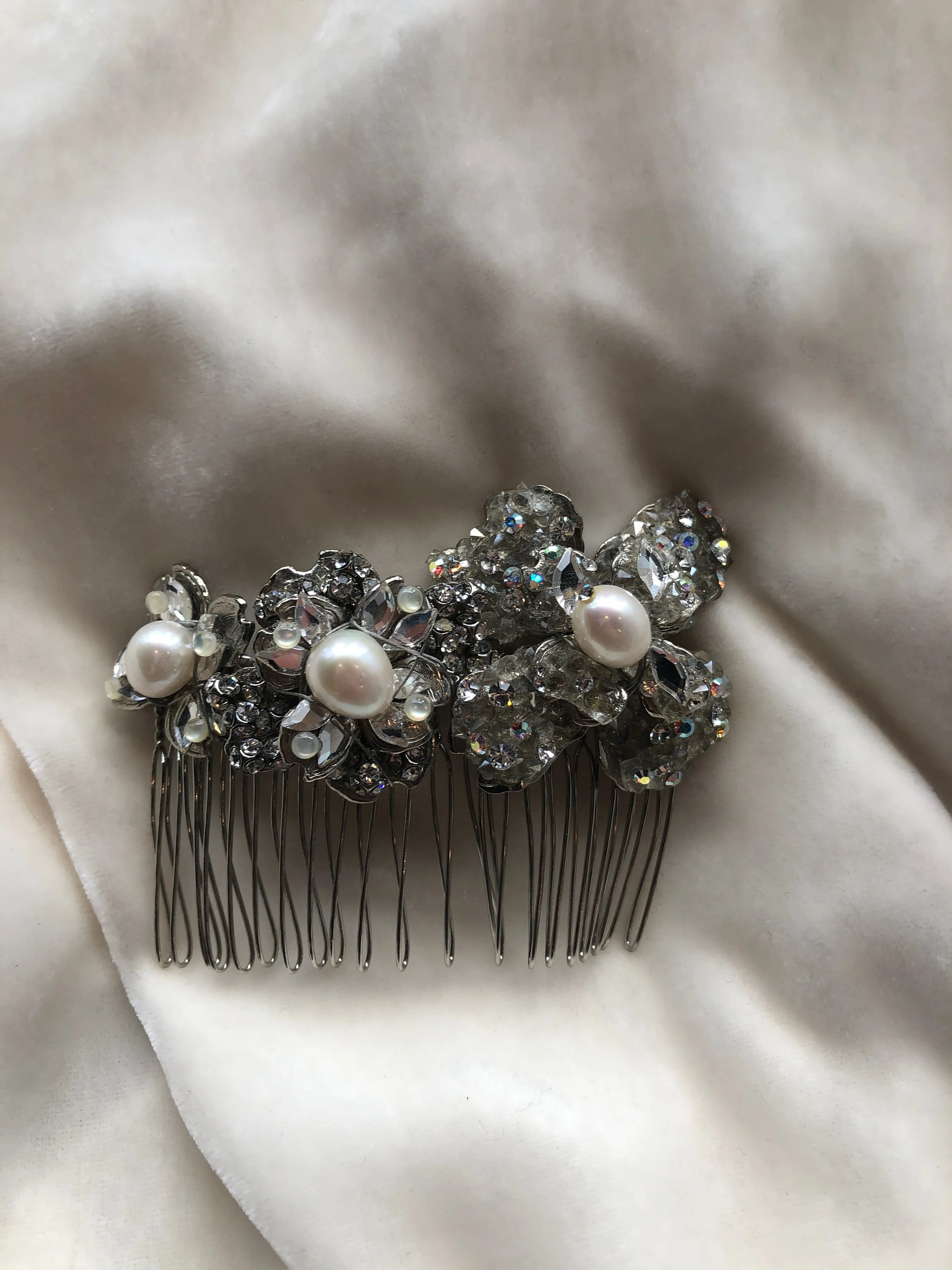 Pearl Hair Comb