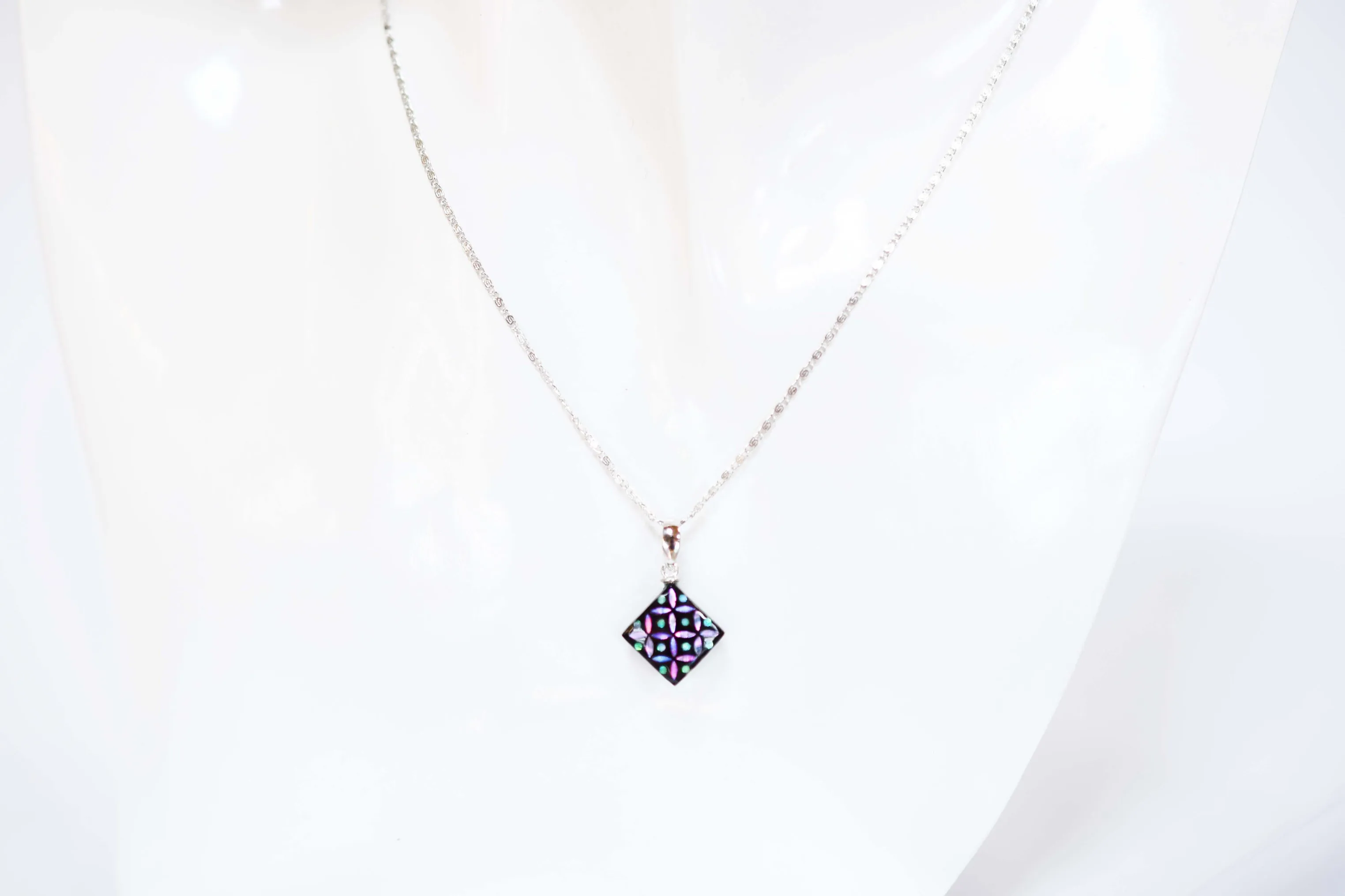 Raden Pendant Necklace - Shippo (Interlocking Circles Pattern) / Pink Color / Small Size-, Japanese Lacquer Jewelry, Kyoto Jewelry