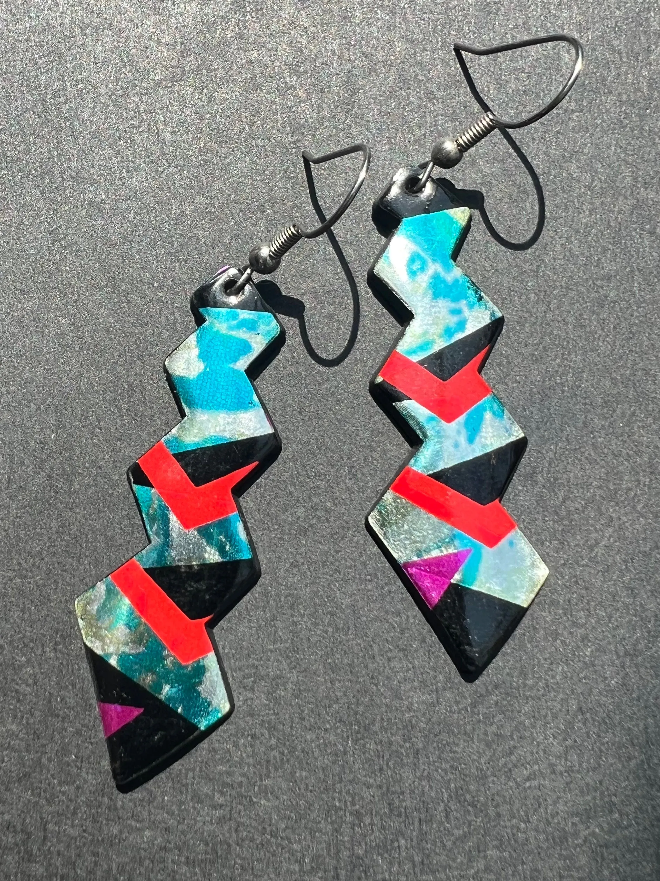 Snazzy ZigZag 1980s Earrings